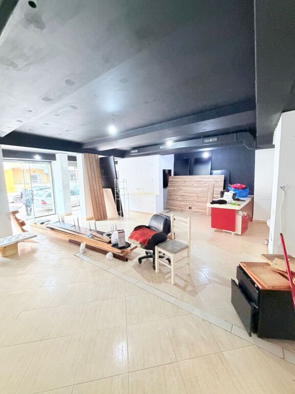 JEPET ME QERA AMBIENT BIZNESI ISH FABRIKA E BUKES,DURRES