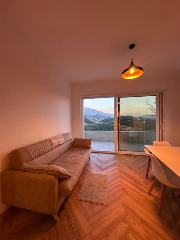 Apartament per qira 2+1+2, Tek Vilat e Arabit, Fresk