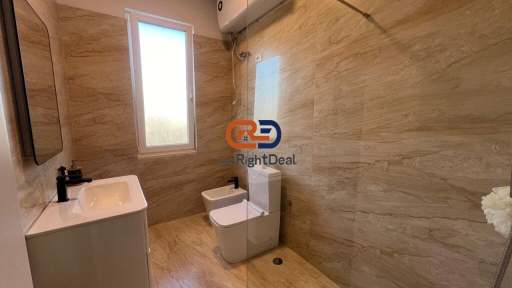 Ne Bllok, Jepet Me Qira Apartament 2+1+2 I Investuar Me Super Pamje!!!