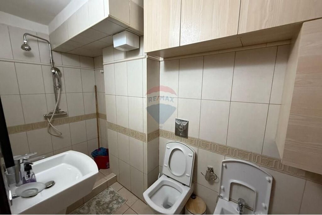 Apartament 3+1+2 +post parkimi Liqeni Thate !
