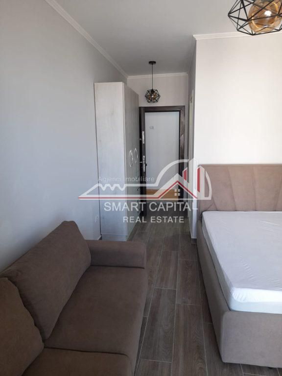 SHITET GARSONIERE NE VLORE TE KONSULLATA ITALIANE.