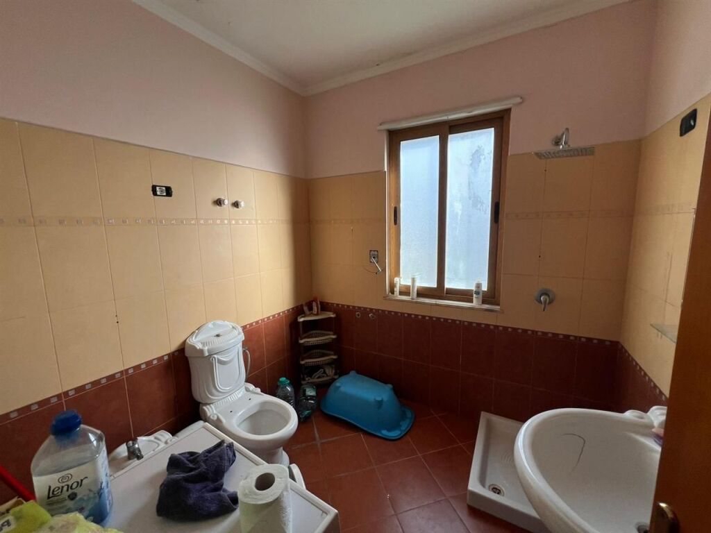 FOR SALE 3 STOREY VILLA RRASHBULL DURRES 220,000 EURO 220 000EUR