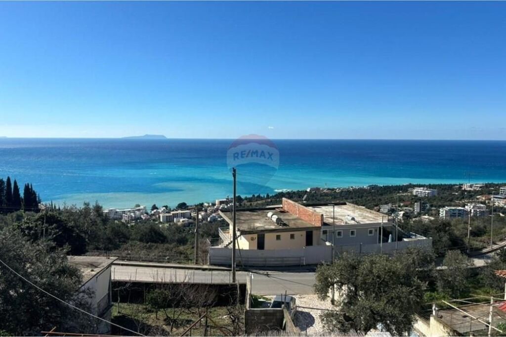 Vilë për Shitje Dhërmi, Rruga Petro Marko