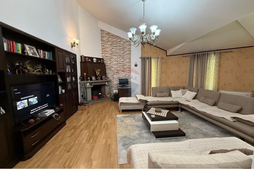 Apartament 3+1+2 +post parkimi Liqeni Thate !