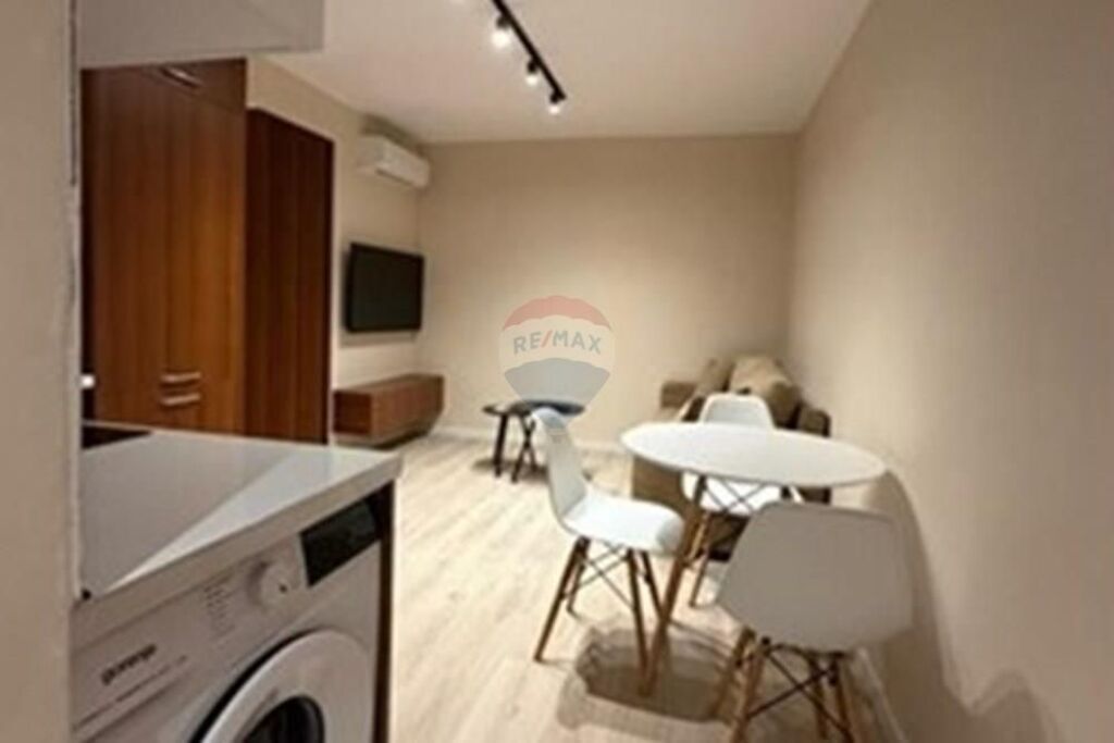 Apartament - Për Qira - Rruga Kongresi I Manastirit, Tiranë