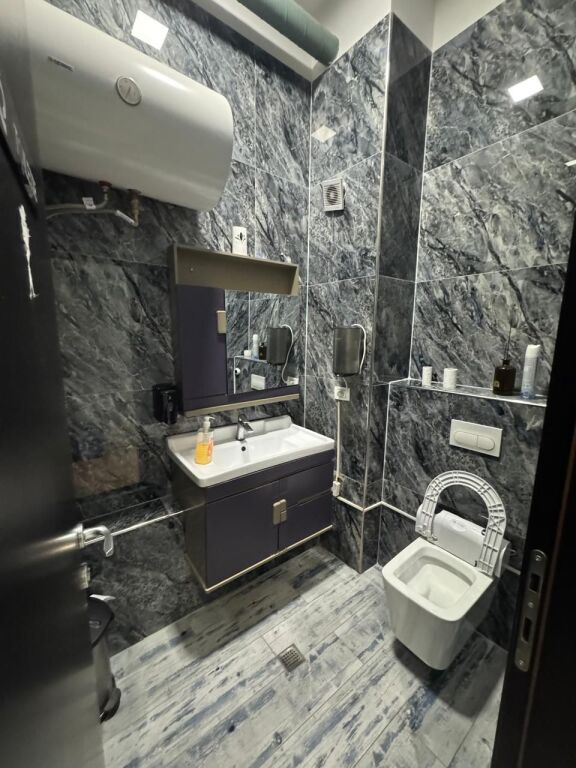 🏢 Exclusive Business Space for Rent – Strategic Location