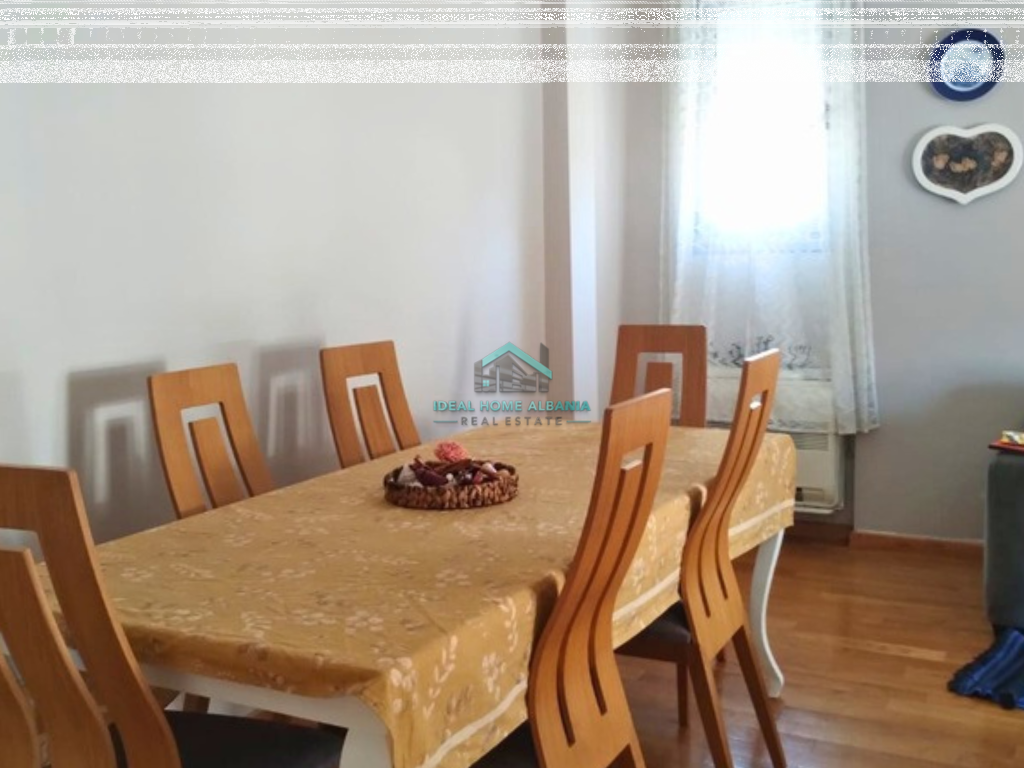 Apartament 2+1+2 me Qera – Ish-Kombinati, Vlorë