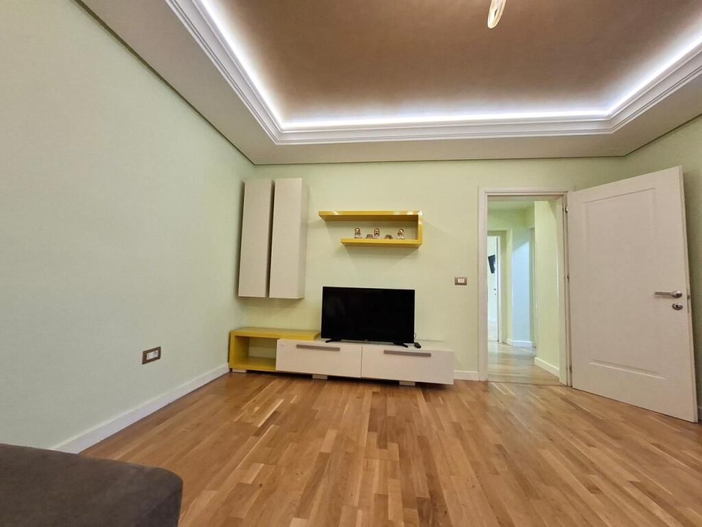🏠 In Affitto: Appartamento Ultra 2+1 (📍Centro / Dietro il Palazzo di 15 Piani) Prima volta in affitto || Posizione Super ✨️ 💶 1000€ / Mese