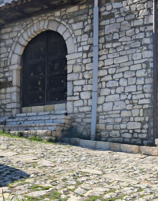 HOUSE FOR SALE/RENT IN "KALA", BERAT