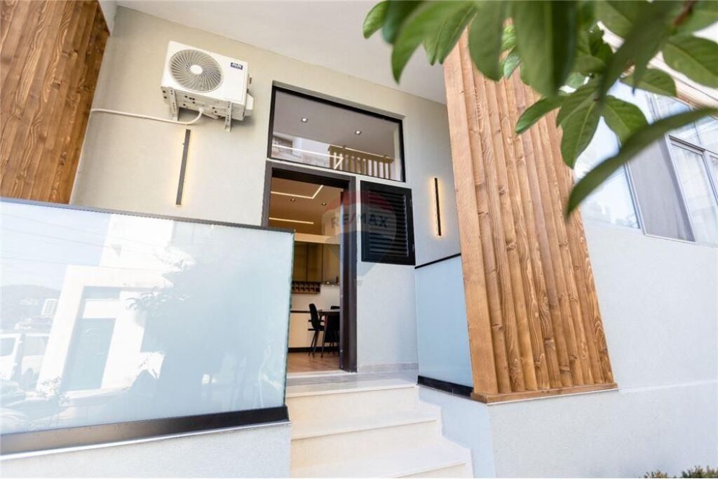 Appartamento 1+1 in vendita prima linea Lungo Mare, Vlore