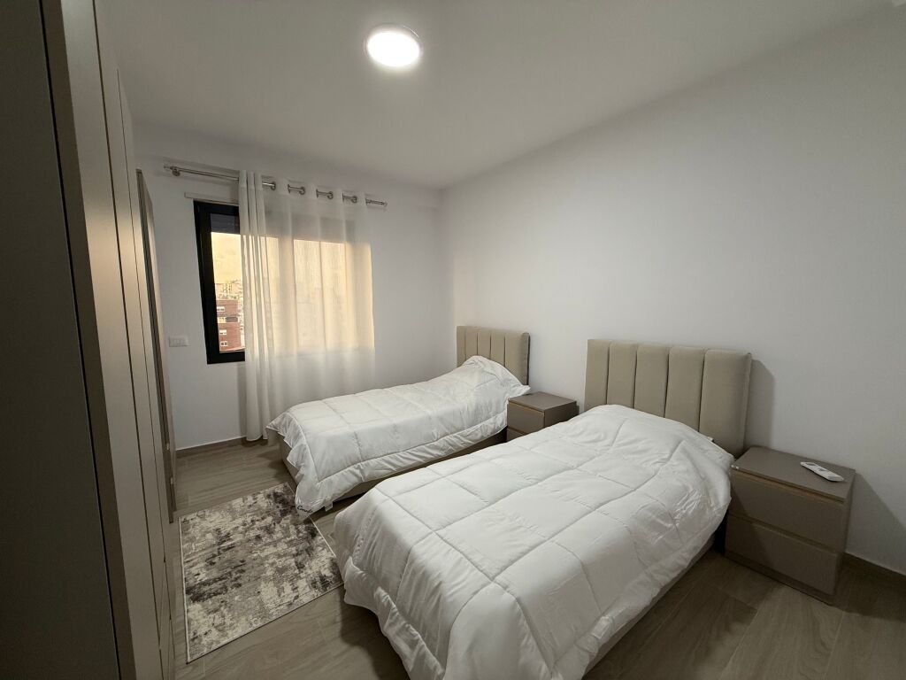 Jepet me qera apartament 2+1+2+Post Parkimi Rruga Qemal Stafa