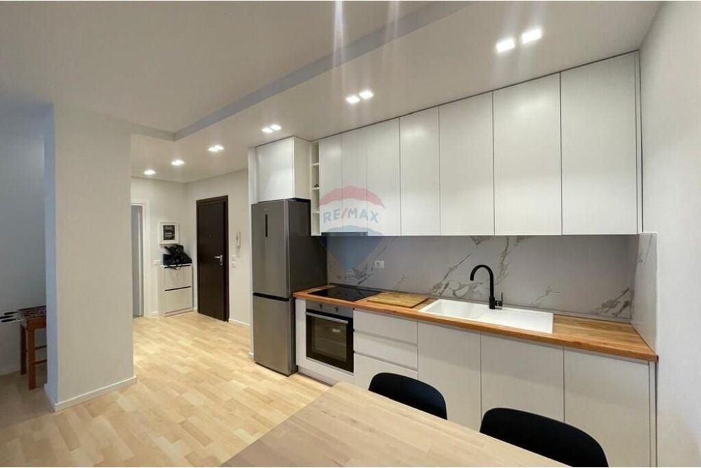 2+1 Apartment for Sale – Dhimitër Konomi Street, Vlora (Lungomare)