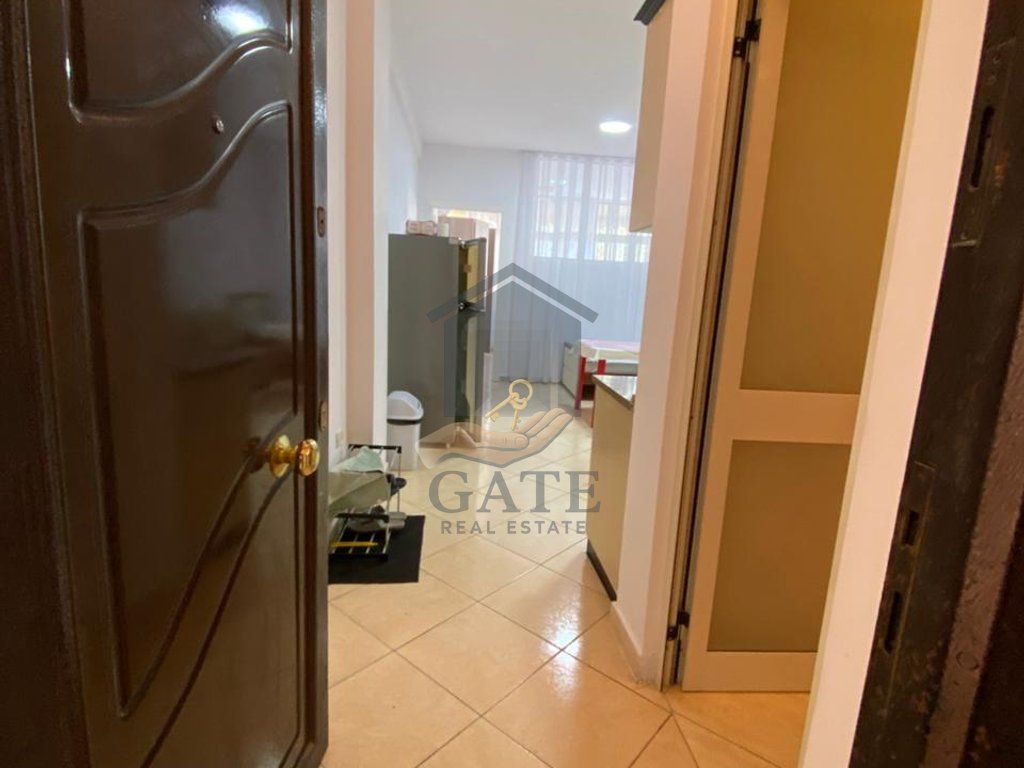 Jepet me qira apartament 1+1 – Rreshti i dytë me detin, Golem