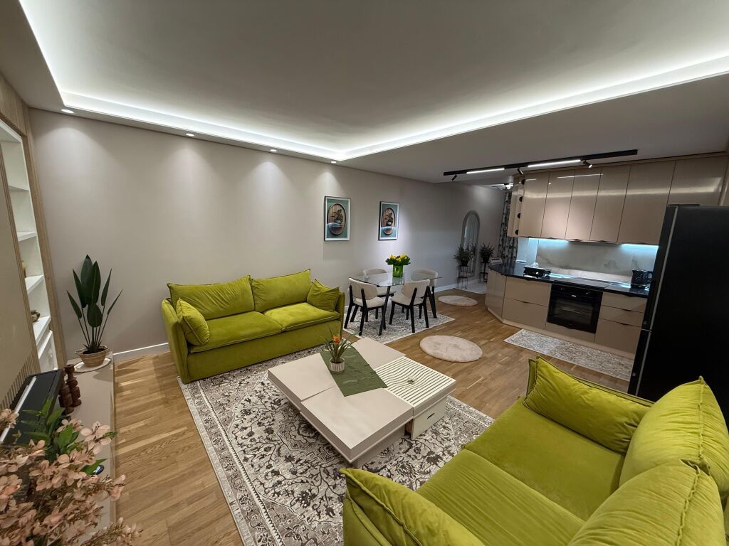 📣 QERA SUPER Apartament 1+1 me Ballkon 📍 Kopeshti Zoologjik, Tirane ✨   🏢 Ndertim i Ri  🪜 Kati 1 (Me Ashensor)  🛋️ Arreduar Me Arkitekt  ✅ I Pa Banuar Me Pare   💶 Cmimi 900 Euro