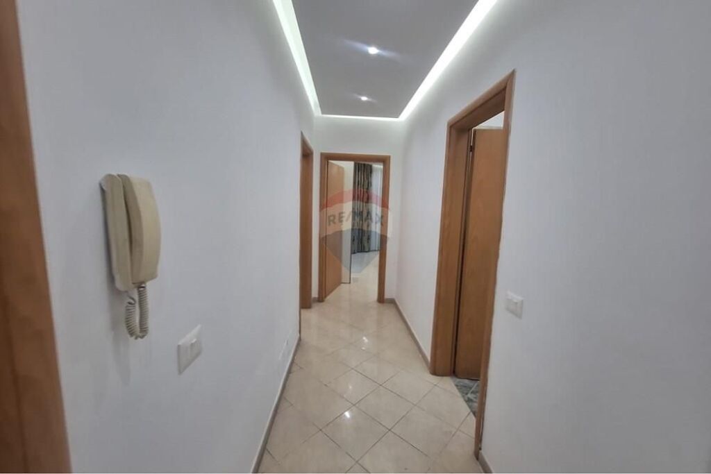 Apartament 2+1 me qera ne Astir
