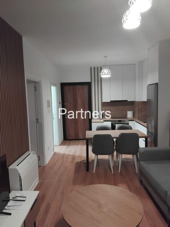 Apartament 1+1 me qira Univers City