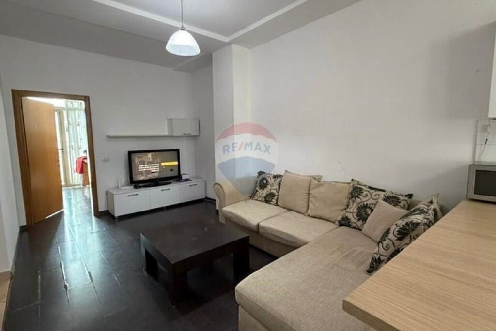 Appartamento - In Affitto - Blloku, Tirana