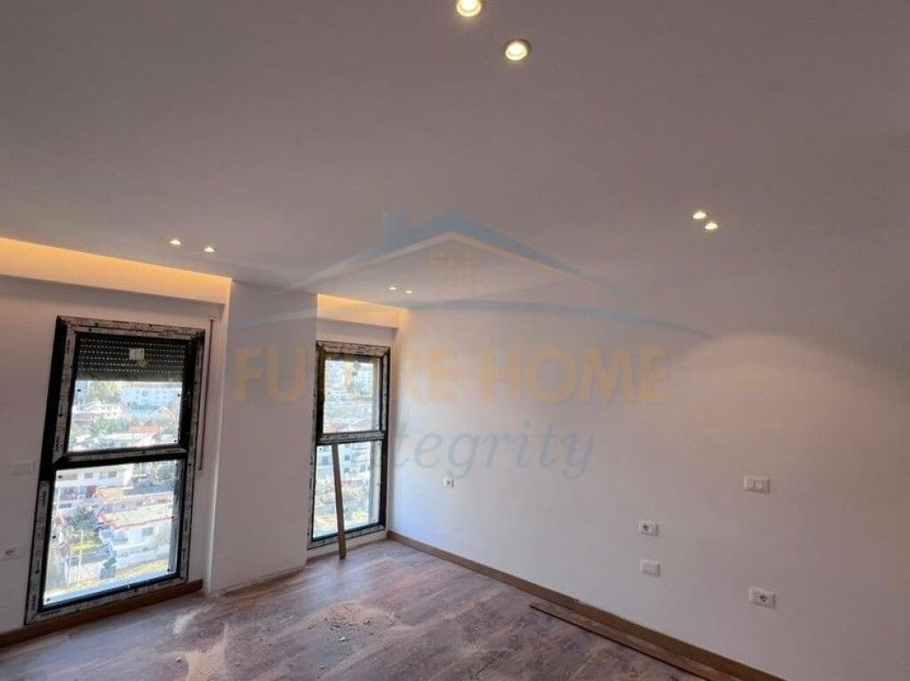 Shitet, Apartament 2+1, Porcelan, Tirane.