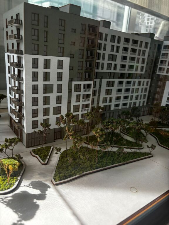 Shitet Apartament 2+1 pranë Rrethrrotullimit të Klanit