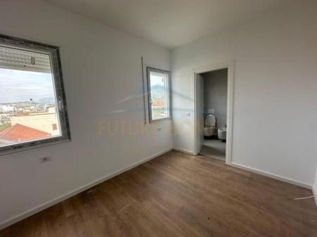 In vendita, Appartamento 2+1+2, Via 5 Maji, Tirana.