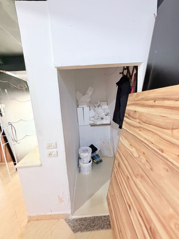 JEPET ME QERA AMBIENT BIZNESI ISH FABRIKA E BUKES,DURRES