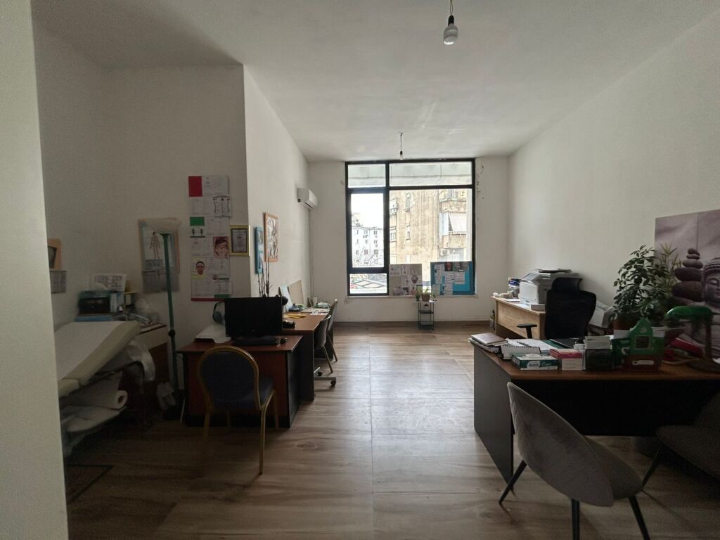 🏢 JEPET AMBIENT BIZNESI ME QIRA  RRUGA MINE PEZA