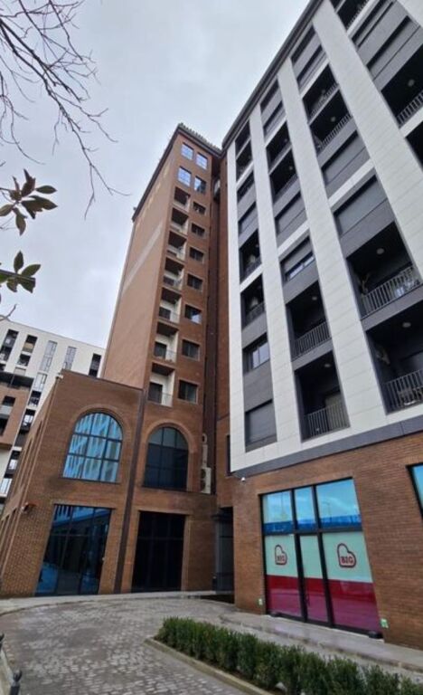 Shitet apartament 2+1+2