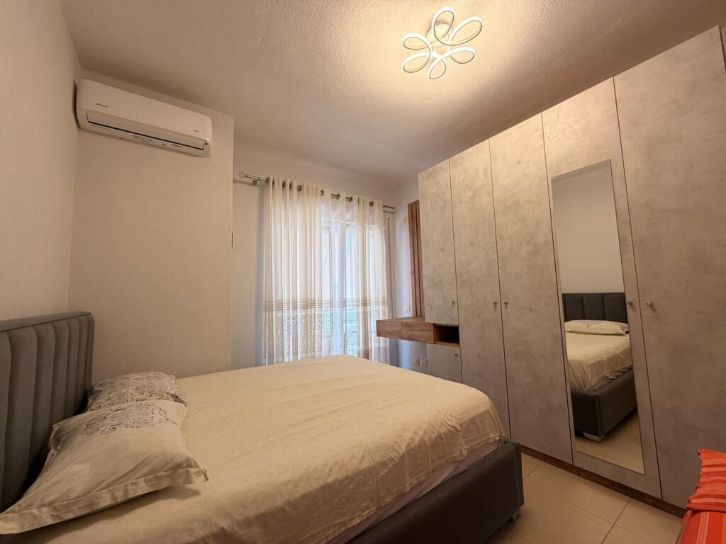 Apartament 1+1 për shitje – Shkëmbi i Kavajës, pranë Hotel Majestic