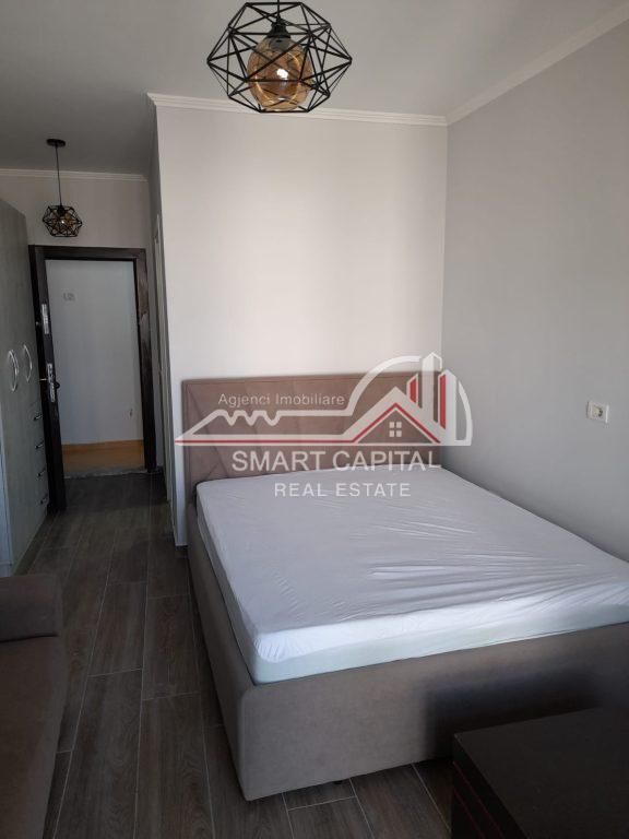 SHITET GARSONIERE NE VLORE TE KONSULLATA ITALIANE.