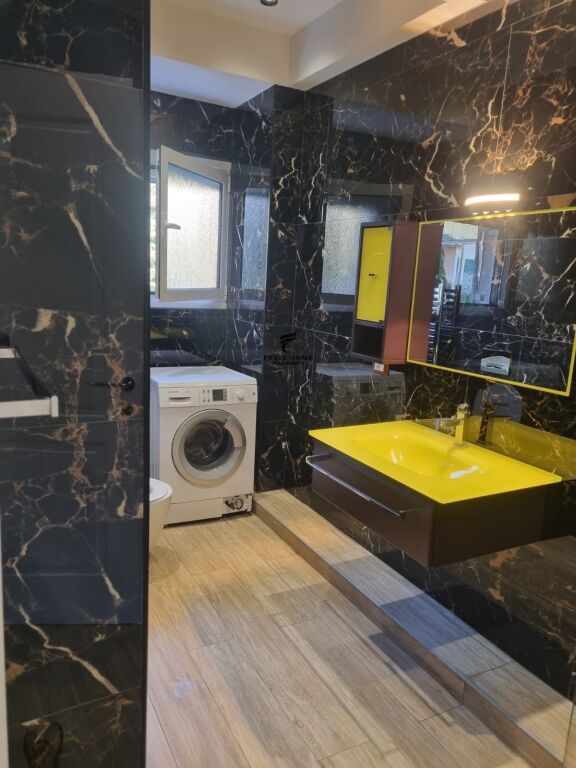 APARTAMENT ME QERA 1+1 SAUK 600 EURO