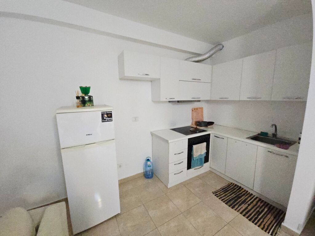 Jepet me Qera Garsonere ne Rotondo Plepa Durres