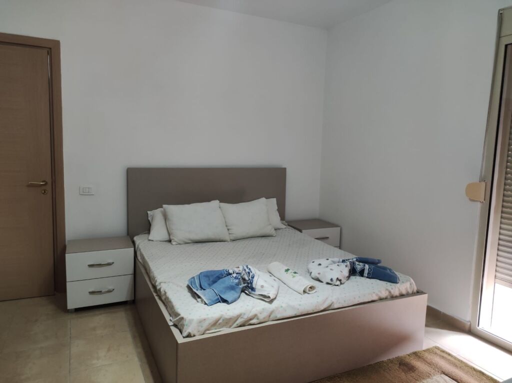 Jepet me Qera Garsonere ne Rotondo Plepa Durres