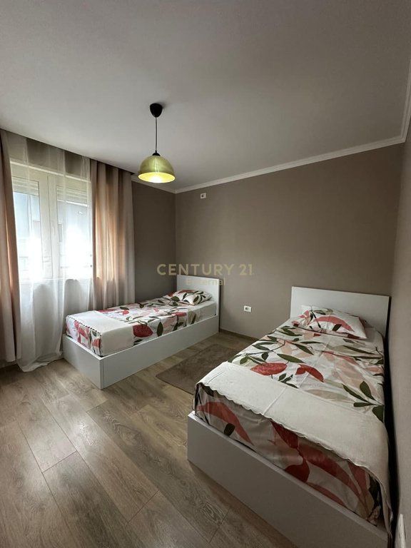 Apartament 2+1 me qira tek Liqeni i Thate