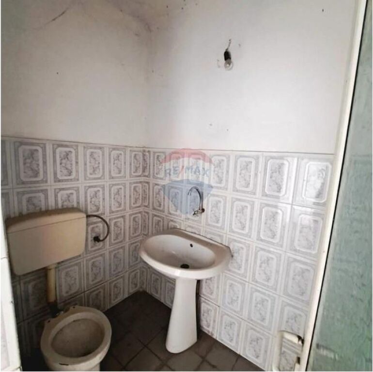 Negozio in Vendita – Via Ali Demi, Vlora