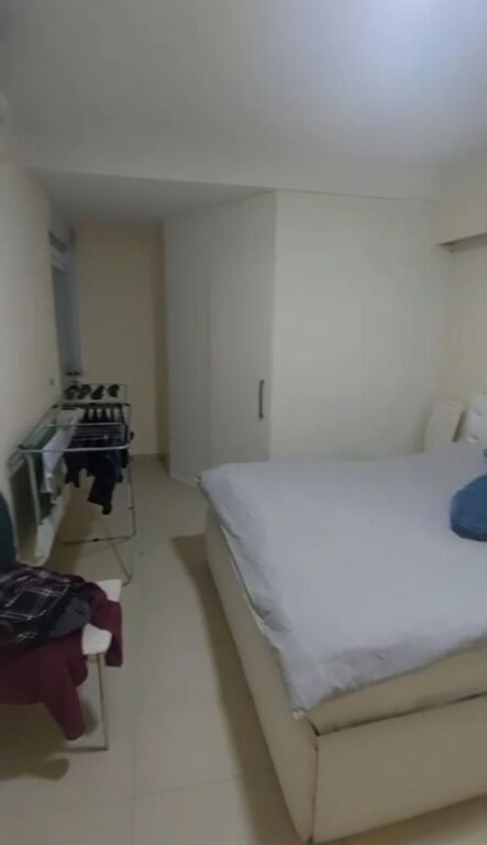 In affitto Appartamento 2+1, Gomito Di fronte al Nuovo Maternità 550 mila lek