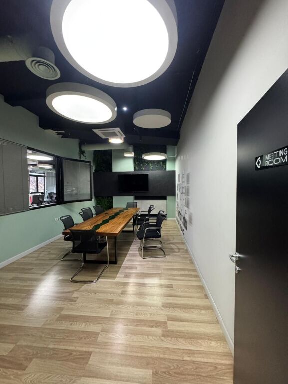 🏢 Exclusive Business Space for Rent – Strategic Location