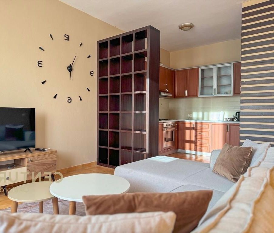 Japim me qira apartament 1+1+post parkimi,tek "Rruga e Barrikadave",Tirane!