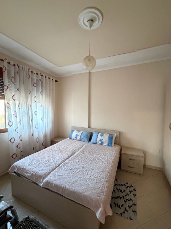 Shitet apartament me super okazion në zonën e Golemi për vetëm 1000€/m².