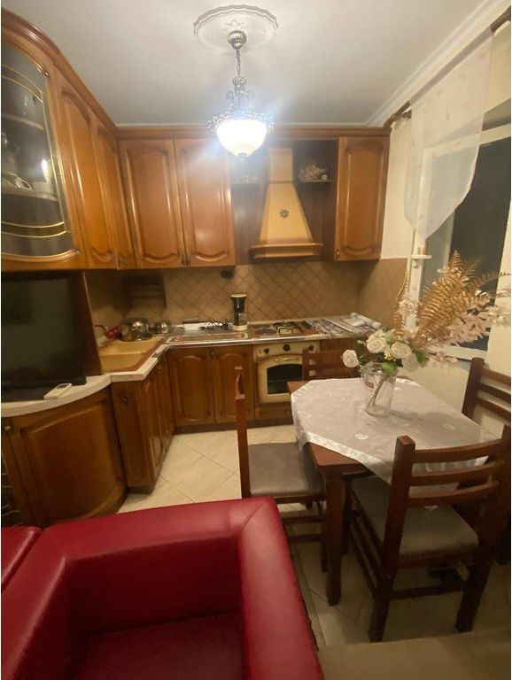 AFFITTASI APPARTAMENTO 3+1+2 IN VIA SAMI FRASHERI