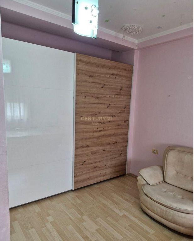 Appartamento 2+1 in affitto – vicino a Via Kosovarëve 750 € /Mese