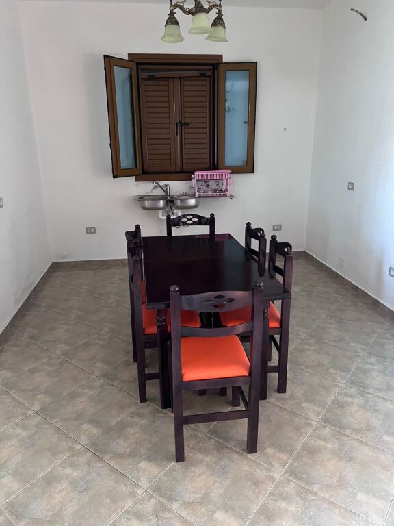 Shitet Stepi 150tm me bache 8 dulume