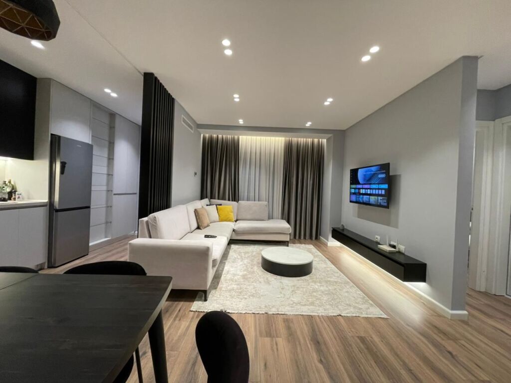 Apartament 2+1 per qira tek Ish-Fusha e Aviacionit.