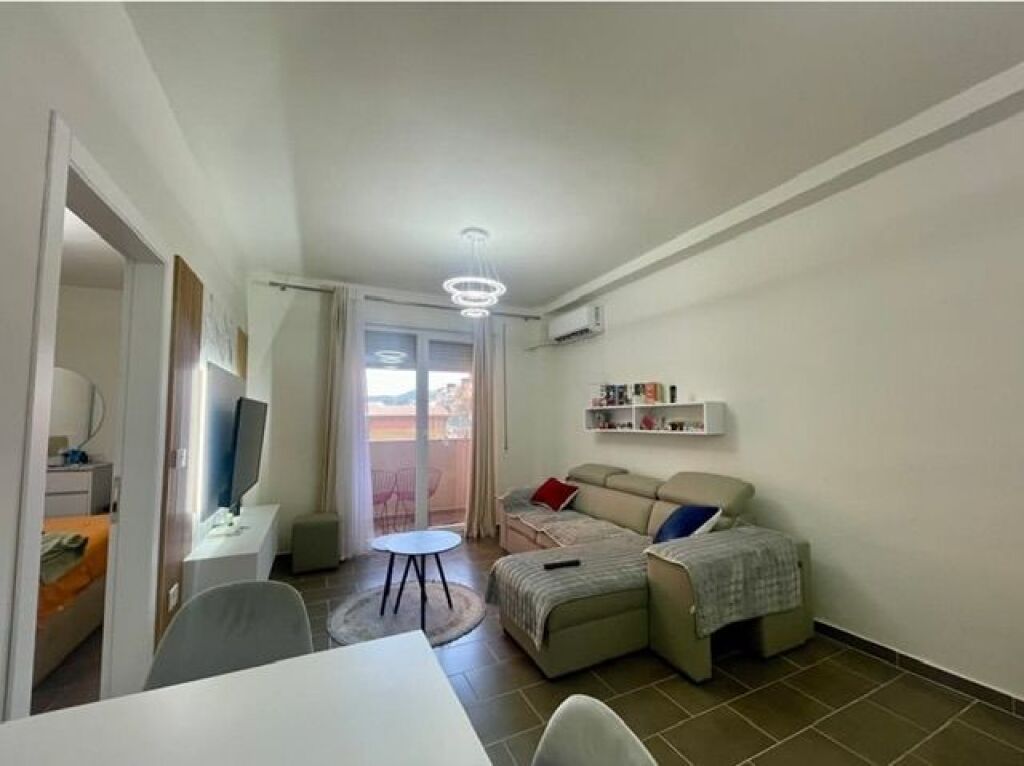 Appartamento 1+1 Appena arredato Al Golden Park con 500€