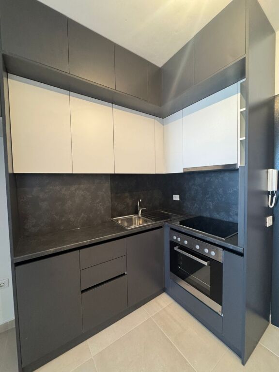 Affittasi appartamento 2+1, vicino ai Vigili del Fuoco - Durazzo 300€