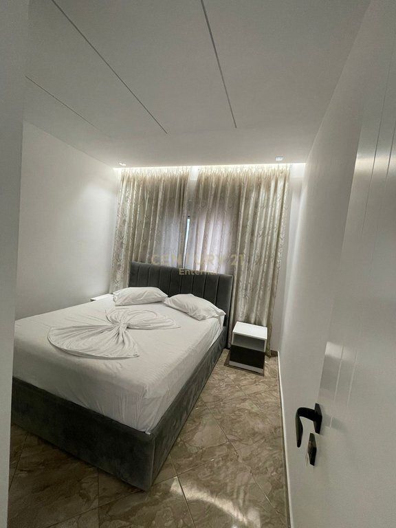 VENDESI APPARTAMENTO 1+1 A SARANDA