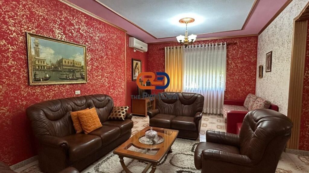 Tek Ish Stacioni I Fundit I Tiranes Se Re, Jepet Me Qira Apartament 3+1 I Mobiluar!!