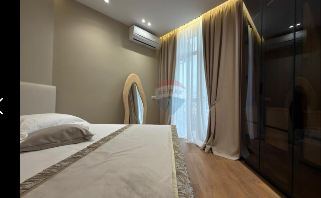 Apartament per shitje 1+1 tek Sheshi Skenderbej