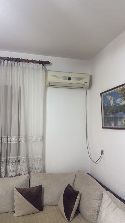 Jepet Me Qera Apartament 1+1+1 Ballkon