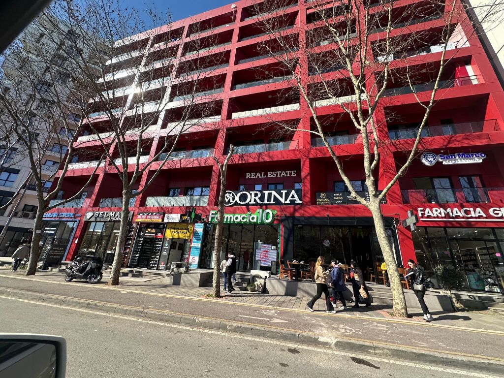 Ambient per qira tek Faramcia 10