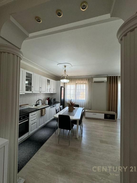 Shitet Apartament 2+1+2 tek Oxhaku